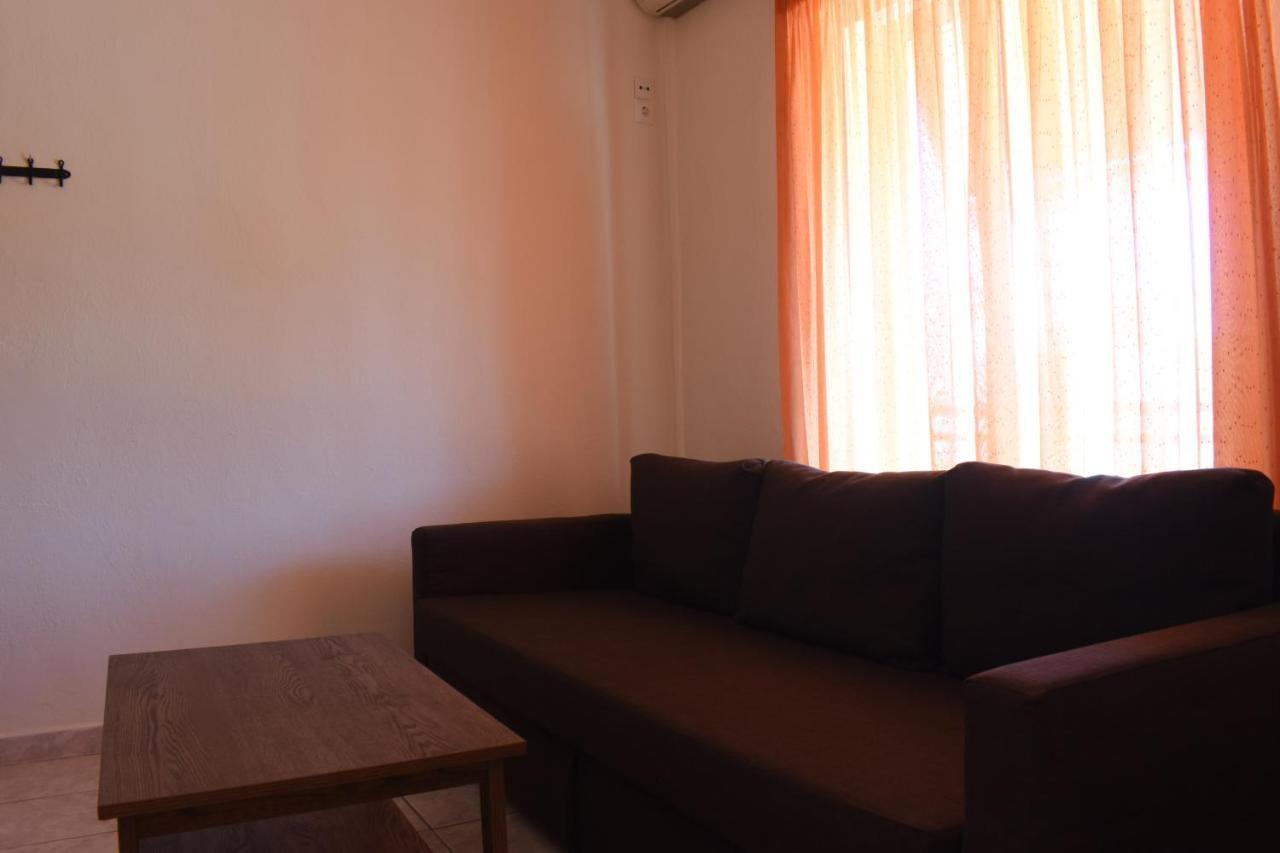 Hotel Lefkes 2*