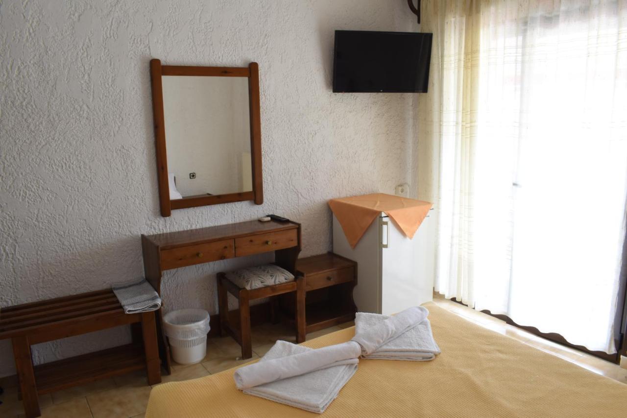 Hotel Lefkes Paralía Skotínis