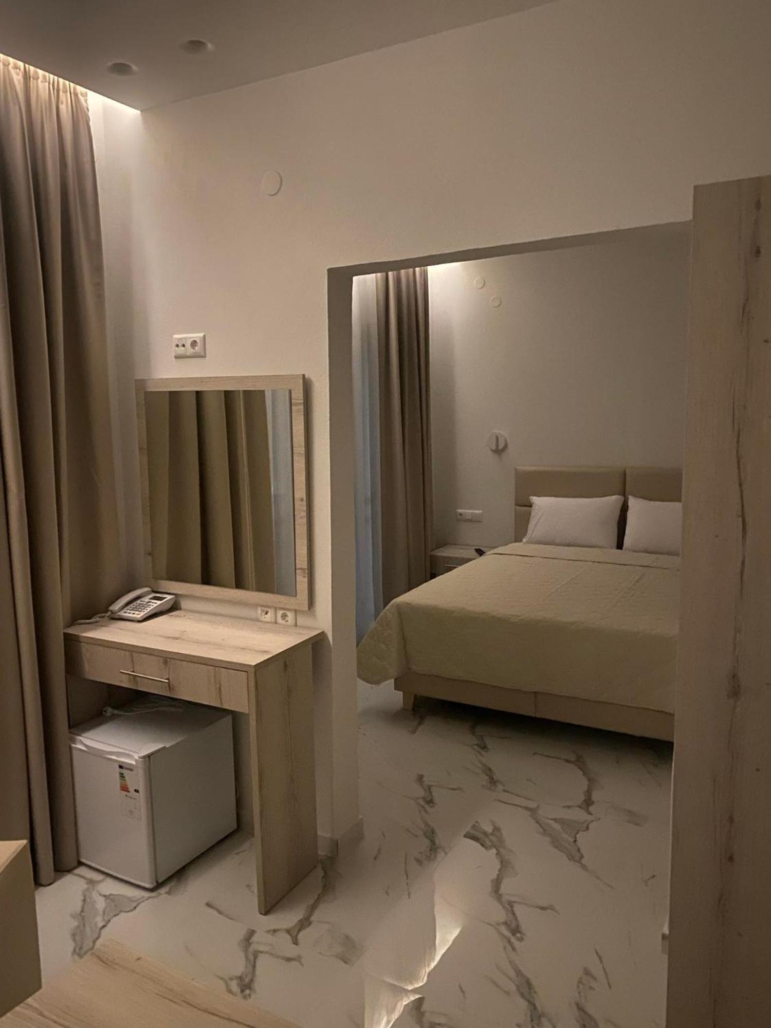 Lefkes Hotel Paralía Skotínis